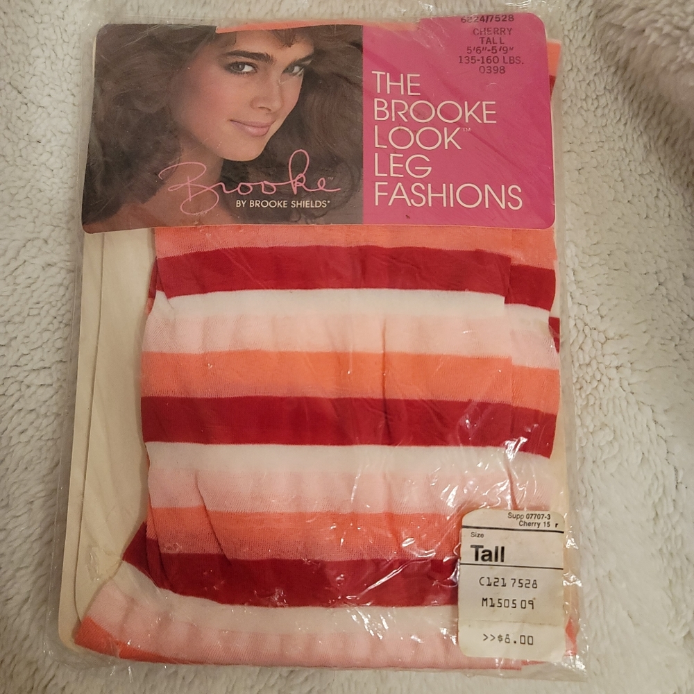 **VINTAGE**Brooke Shields THE BROOKE LOOK LEG FASHIONS Tights